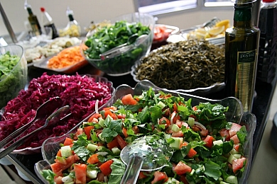 Kobilere Özel Menü
İş yeri personellerinize özel, kaliteli ve özenle hazırlanmış menülerimizle yemek derdine son! Ev yemekleri ile doyurucu ve lezzetli haftalık menülerimizle hizmetinizeyiz...